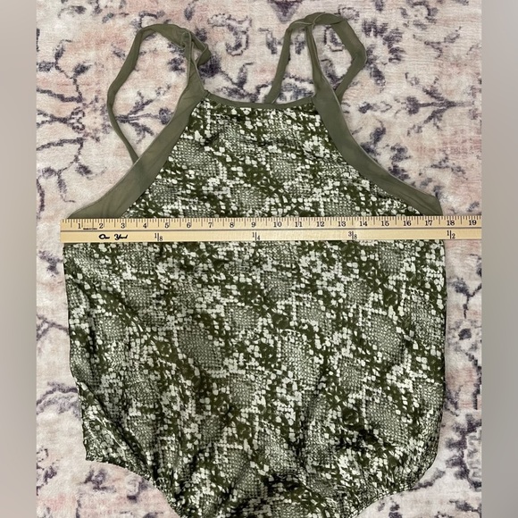 Free People NWOT Nights Out Bodysuit Snakeskin Sage NWOT Green Size Medium - Picture 6 of 8